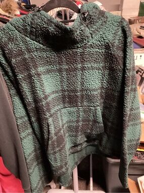 PINK Victoria's Secret Green and Black Plaid Sherpa Pullover